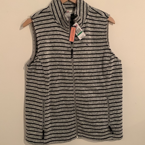 Vineyard Vines vest Sz large. New with tags. Retails for $108 - Picture 3 of 4